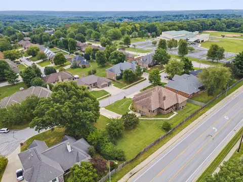 1963 S Brittany Pl, Springfield, MO 65809 photo 59
