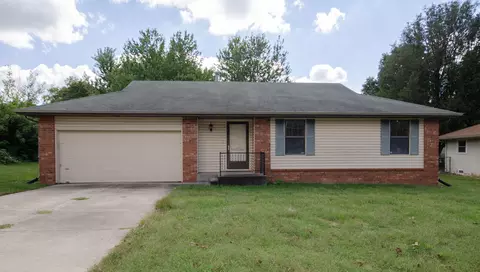 2818 W Swan St, Springfield, MO 65807 photo 1