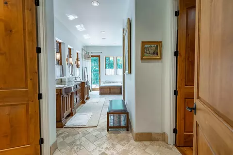 Entry Way - 1000 E Greenbridge Rd, Ozark, MO 65721 photo 8 of 19