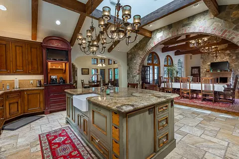 Kitchen - 1000 E Greenbridge Rd, Ozark, MO 65721 photo 4 of 10
