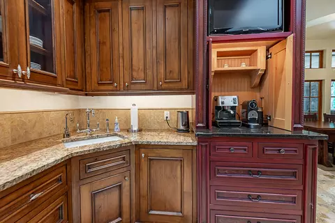 Kitchen - 1000 E Greenbridge Rd, Ozark, MO 65721 photo 9 of 10