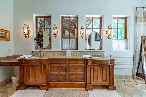 Bath - 1000 E Greenbridge Rd, Ozark, MO 65721 photo 4 of 13