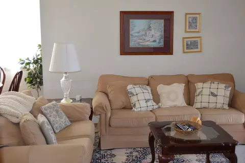Living - 25 Chickadee Dr #3, Branson, MO 65616 photo 2 of 2