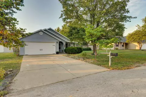 206 E Chrysler Ave, Clever, MO 65631 photo 3