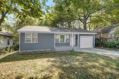 1724 W Olive St, Springfield, MO 65802 photo 3