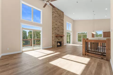 Living - 145 Snapper St, Branson, MO 65616 photo 5 of 9