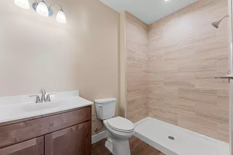 Bath - 145 Snapper St, Branson, MO 65616 photo 1 of 5