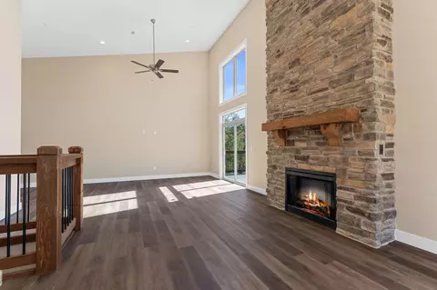 Living - 145 Snapper St, Branson, MO 65616 photo 4 of 9