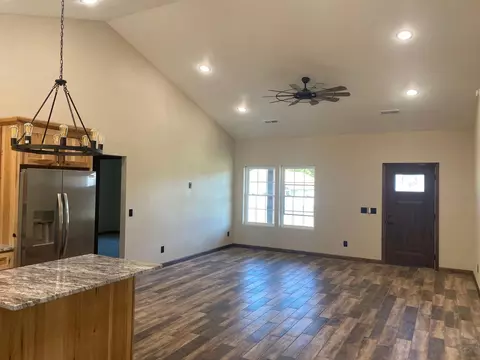 801 Robin Rd, Mountain Grove, MO 65711 photo 2