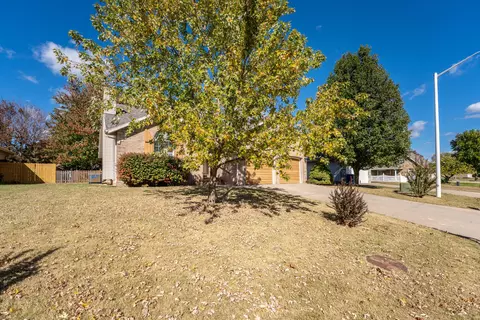 1025 W Thorngate Dr, Ozark, MO 65721 photo 3