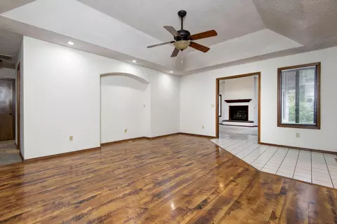 4738 W La Siesta St, Springfield, MO 65802 photo 10