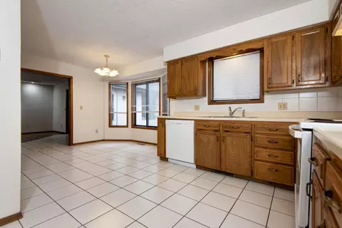 4738 W La Siesta St, Springfield, MO 65802 photo 5