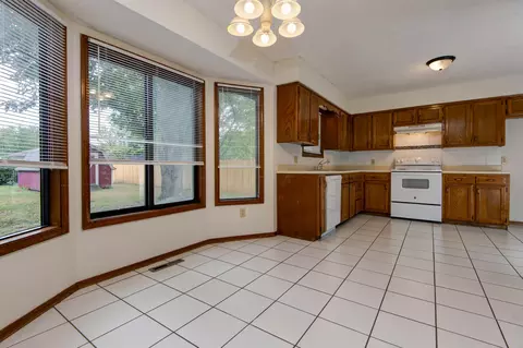 4738 W La Siesta St, Springfield, MO 65802 photo 7