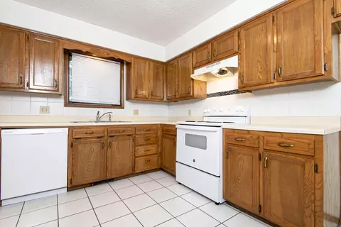 4738 W La Siesta St, Springfield, MO 65802 photo 4