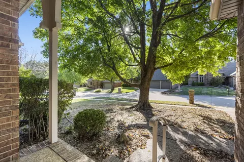 3268 S Oak Ave, Springfield, MO 65804 photo 4