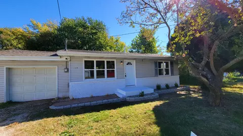 1524 N Yulan Ave, Springfield, MO 65803 photo 1