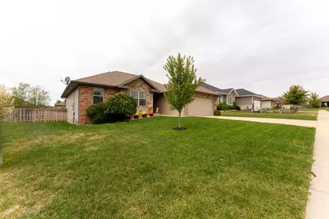 1961 S La Jolla St, Ozark, MO 65721 photo 2