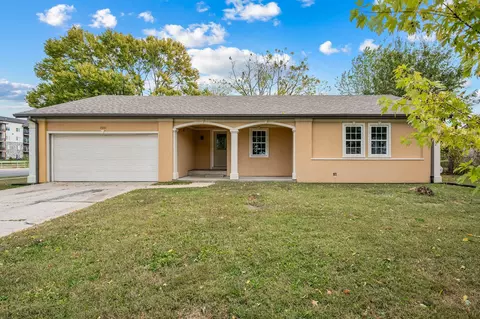2660 S Grant Ave, Springfield, MO 65807