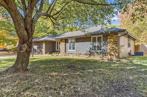 2835 W Maplewood St, Springfield, MO 65807 photo 3