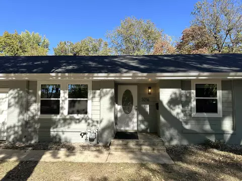 3216 W Camelot Ct, Springfield, MO 65807 photo 2
