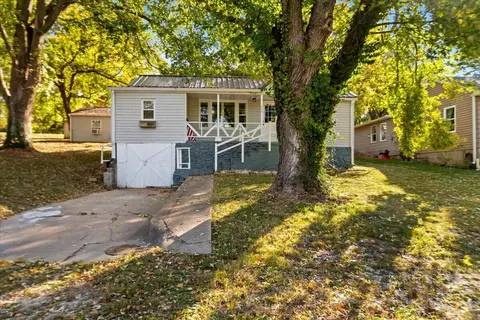 406 S 1st St, Ozark, MO 65721 photo 1