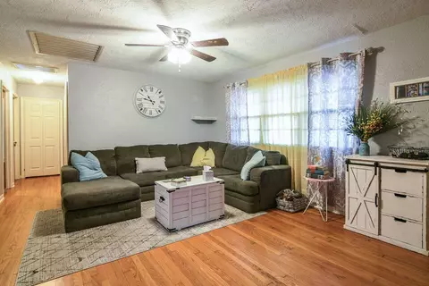 520 S Forest Ct, Springfield, MO 65806 photo 2