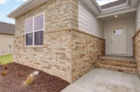 703 N Quantum Ct, Nixa, MO 65714 photo 2
