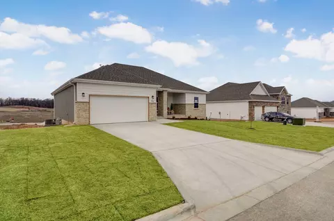 702 N Quantum Ct, Nixa, MO 65714 photo 2