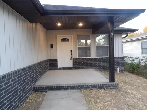 1711 W Lynn St, Springfield, MO 65802 photo 4