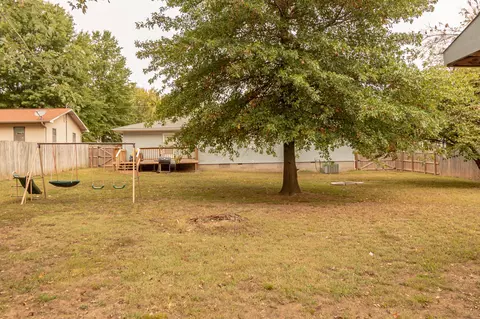 1305 E Sycamore St, Monett, MO 65708 photo 18