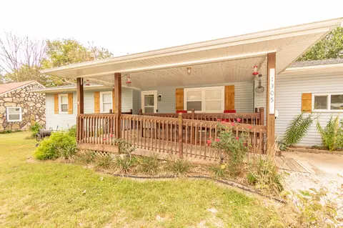 1305 E Sycamore St, Monett, MO 65708 photo 2
