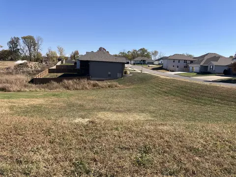 726 Peach Brook Dr, Nixa, MO 65714 photo 2