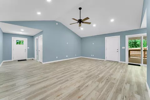 Living - 146 Mound St, Forsyth, MO 65653 photo 2 of 2