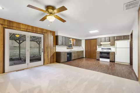 930 S Mission Ave, Springfield, MO 65809 photo 9