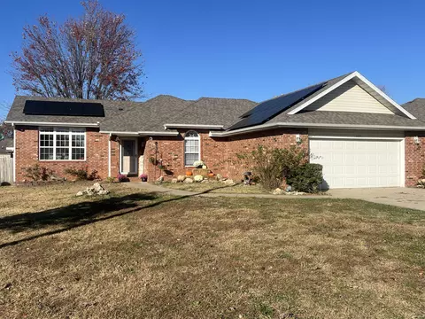 605 W Chandler Dr, Willard, MO 65781 photo 1