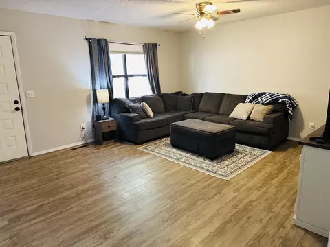 104 E Scott Wayne Dr, Nixa, MO 65714 photo 4