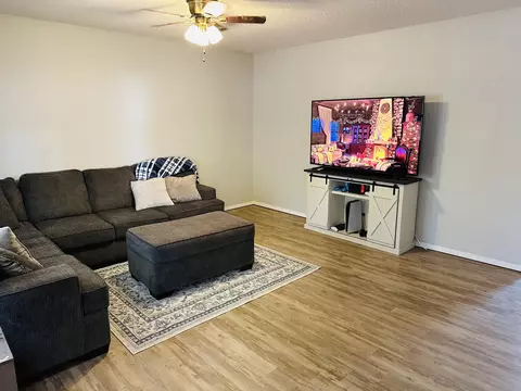 104 E Scott Wayne Dr, Nixa, MO 65714 photo 3