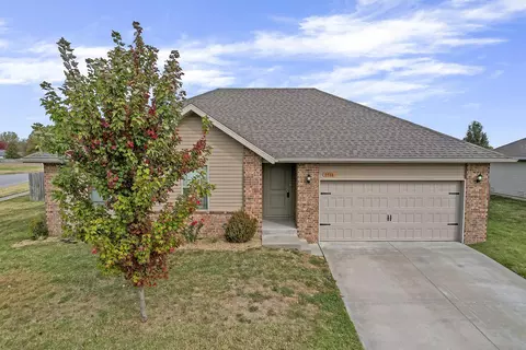 5533 W Yew St, Springfield, MO 65802 photo 2
