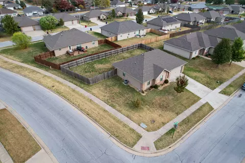 5533 W Yew St, Springfield, MO 65802 photo 3