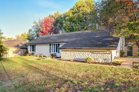 1289 E Briar St, Springfield, MO 65804 photo 3