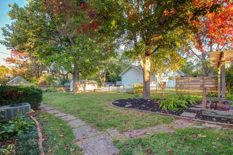 1289 E Briar St, Springfield, MO 65804 photo 24