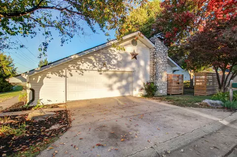 1289 E Briar St, Springfield, MO 65804 photo 25