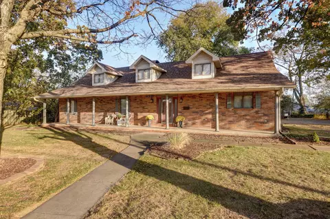 2421 E Cherry St, Springfield, MO 65802