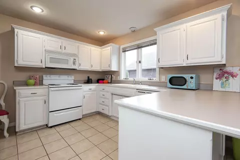 1318 W Swallow St, Springfield, MO 65810 photo 10