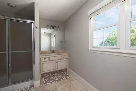 Bath - 3965 E Turtle Hatch Rd, Springfield, MO 65809 photo 6 of 12