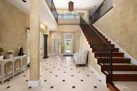 Entry Way - 3965 E Turtle Hatch Rd, Springfield, MO 65809 photo 4 of 13