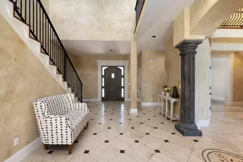 Entry Way - 3965 E Turtle Hatch Rd, Springfield, MO 65809 photo 5 of 13