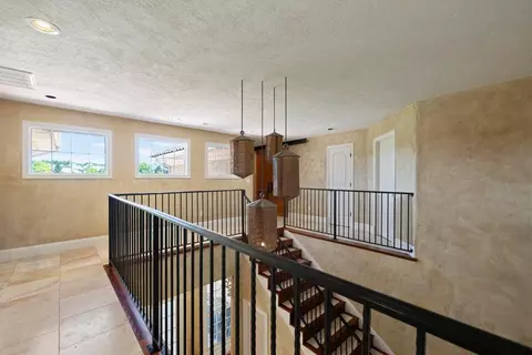 Entry Way - 3965 E Turtle Hatch Rd, Springfield, MO 65809 photo 7 of 13