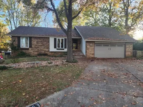 4663 S Roubidoux Pl, Springfield, MO 65804 photo 1