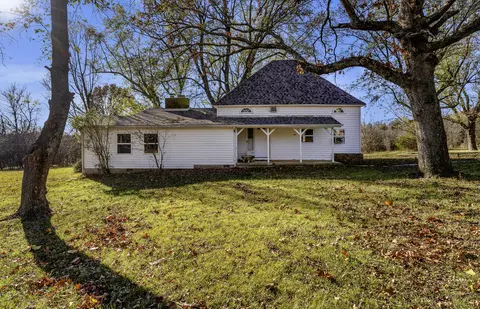 21 Freight Rd, Conway, MO 65632